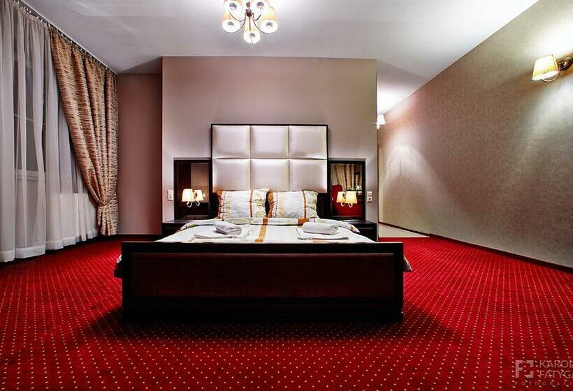 Отель Szafranowy Dwór