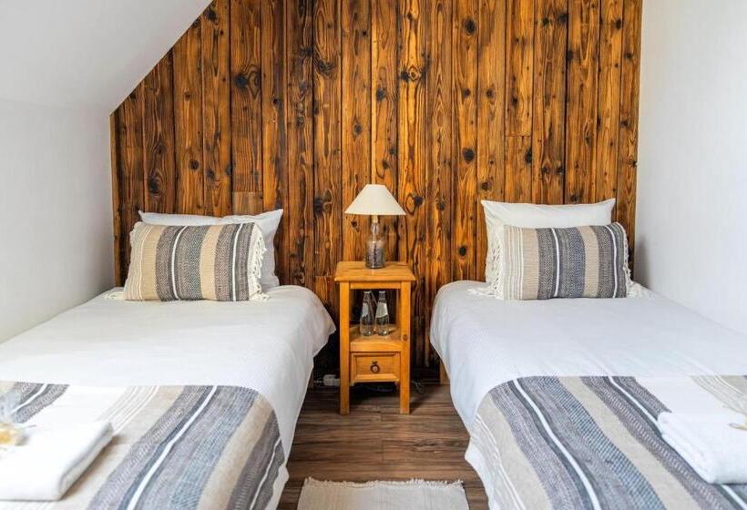 ホテル Tarninowe Wzgórze