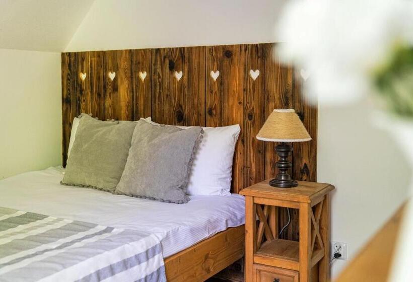 ホテル Tarninowe Wzgórze