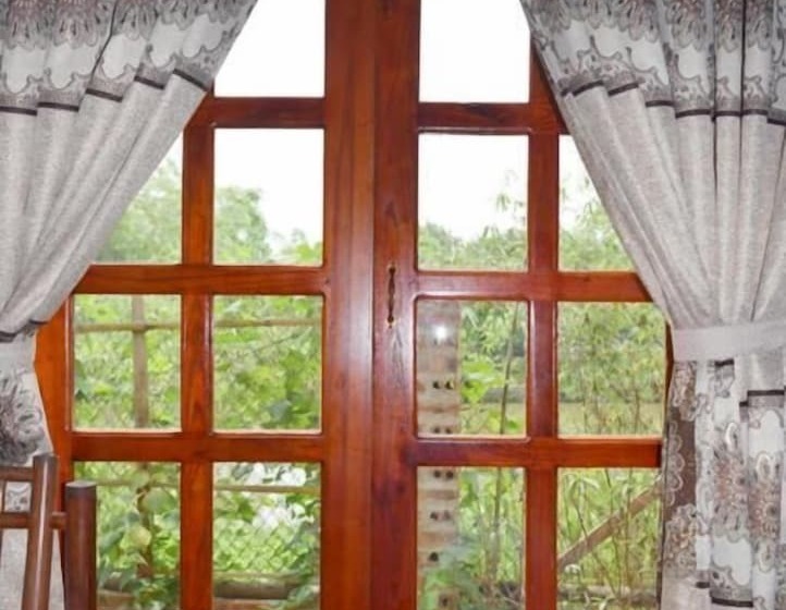 هتل Van Long Family Homestay