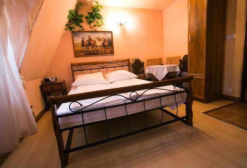 فندق على الطريق Leśny Dwór