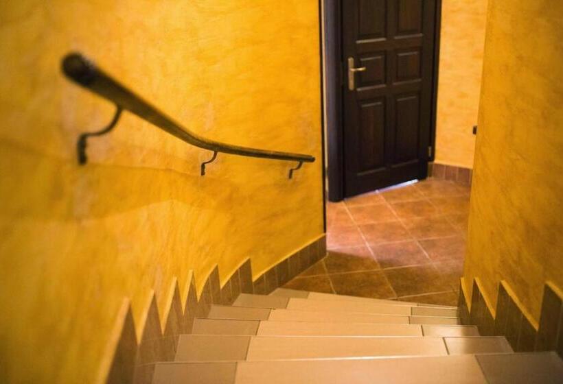 فندق على الطريق Leśny Dwór