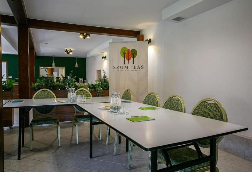אתר נופש Szumi Las Events & Apartments