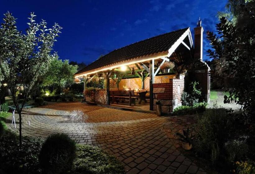 منتجع Szumi Las Events & Apartments