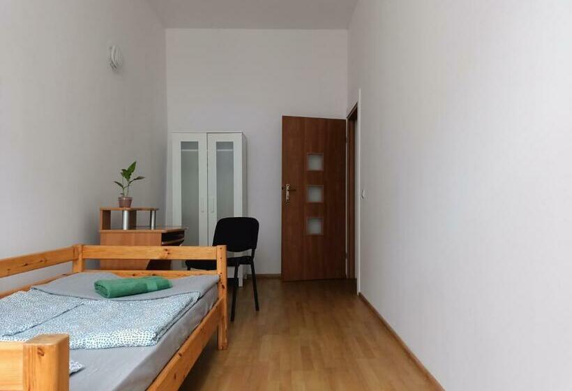 ユースホステル Cruz Mieszkanie Pokoje Centrum Przytulny Czysty Lokal Na Noc