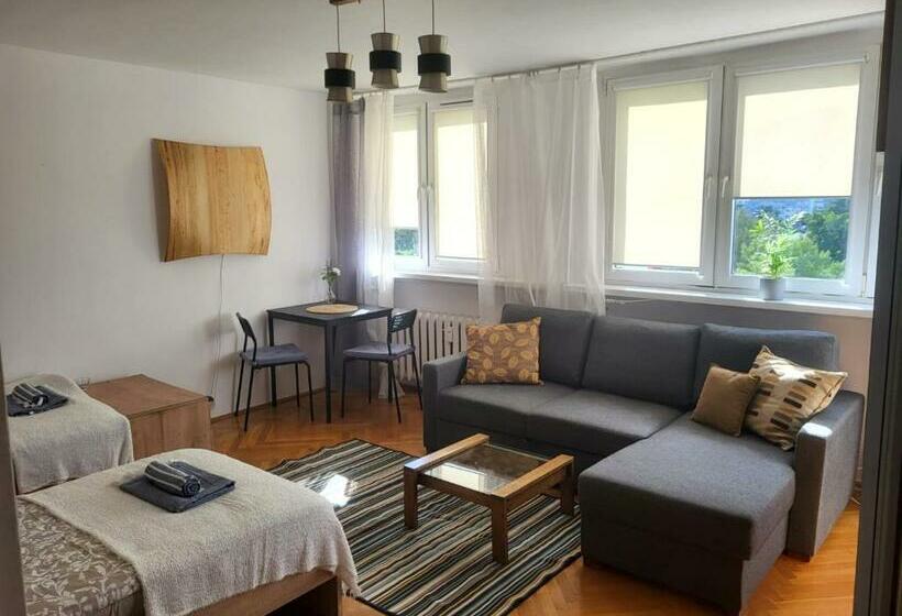 הוסטל Lemuria Pokoje Wlk Niedźwiedzicy