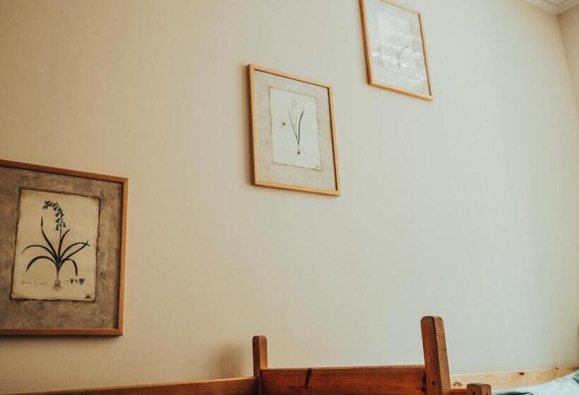 فندق صغير Noclegi Na Słowackiego 6