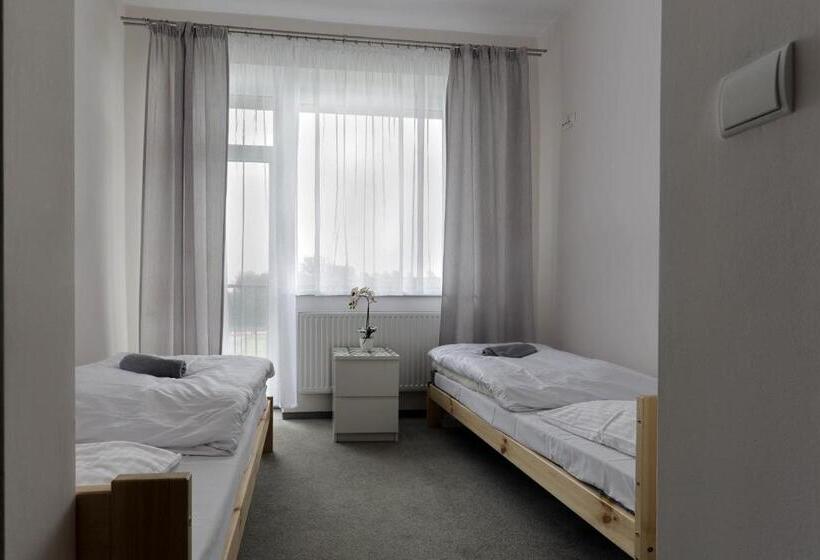 فندق صغير Pawilon Sportowo Turystyczny Kalwarianka