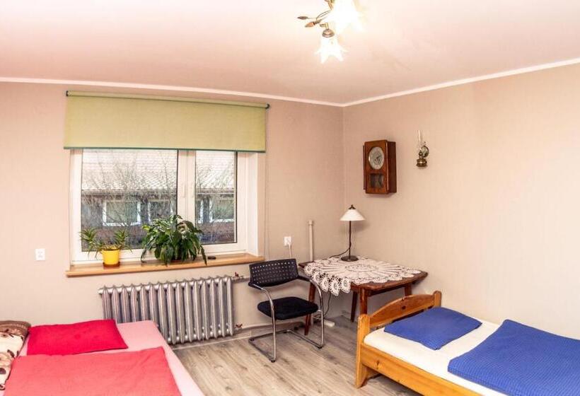 مبيت وإفطار Agrowczasy