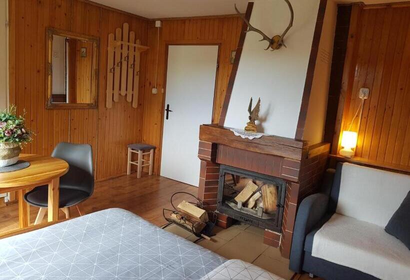 مبيت وإفطار Białowieska Leśniczówka U Jasia I Małgosi