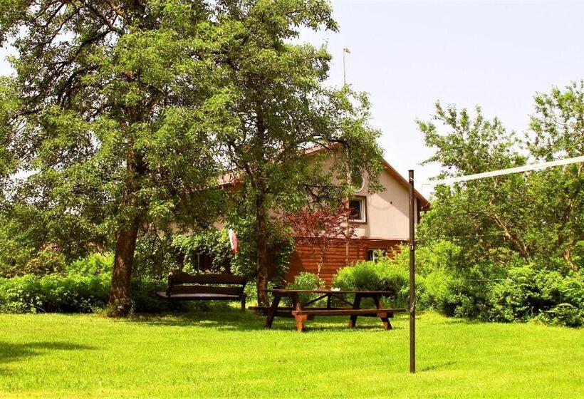 مبيت وإفطار Białowieska Leśniczówka U Jasia I Małgosi