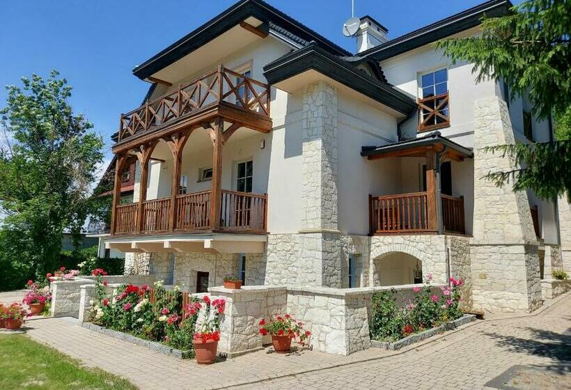 تختخواب و صبحانه Biały Dom Kazimierski