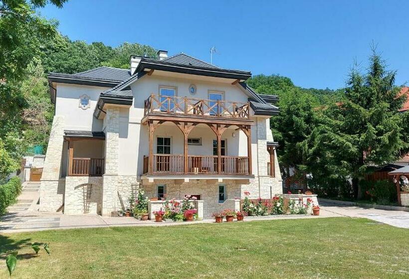 تختخواب و صبحانه Biały Dom Kazimierski