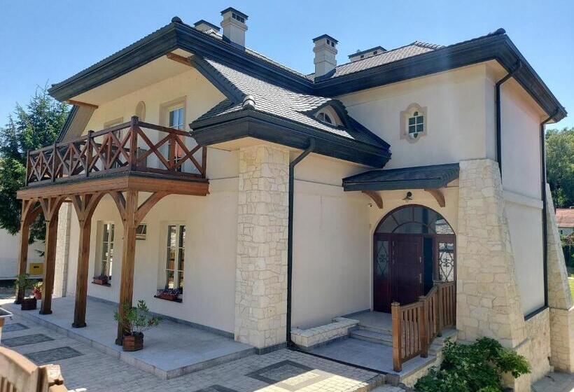 تختخواب و صبحانه Biały Dom Kazimierski