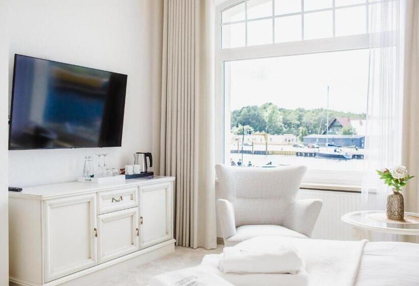 تختخواب و صبحانه Columbus Ustka   Marynarki Polskiej 2