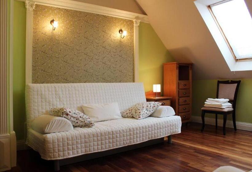 צימר Dwór Pod Różami