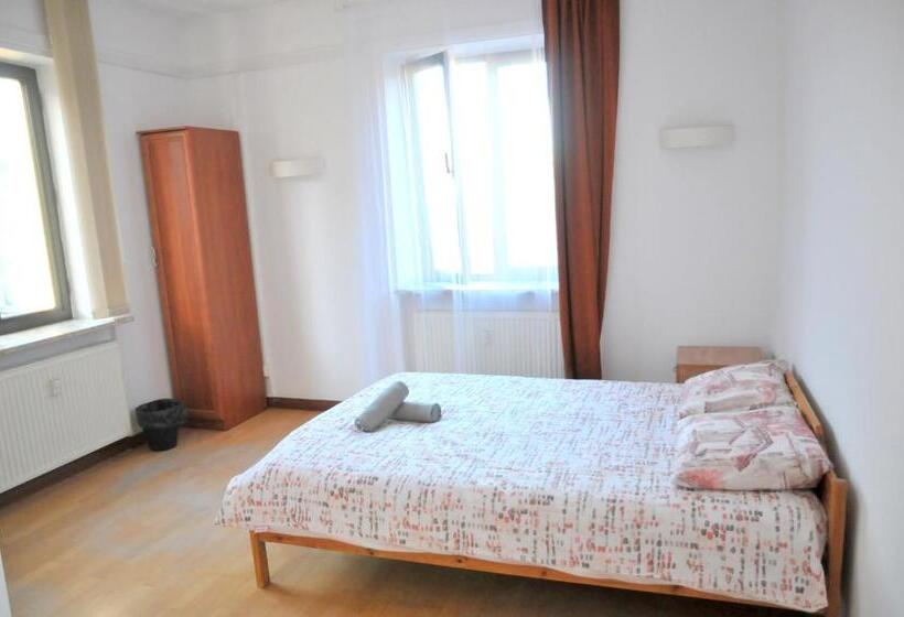 تختخواب و صبحانه Erasmus Rooms Genius