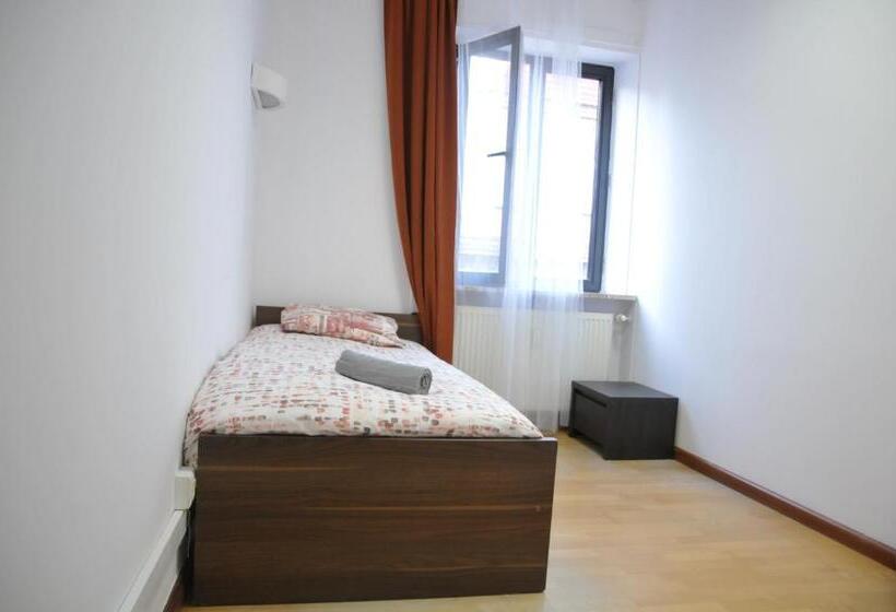 تختخواب و صبحانه Erasmus Rooms Genius