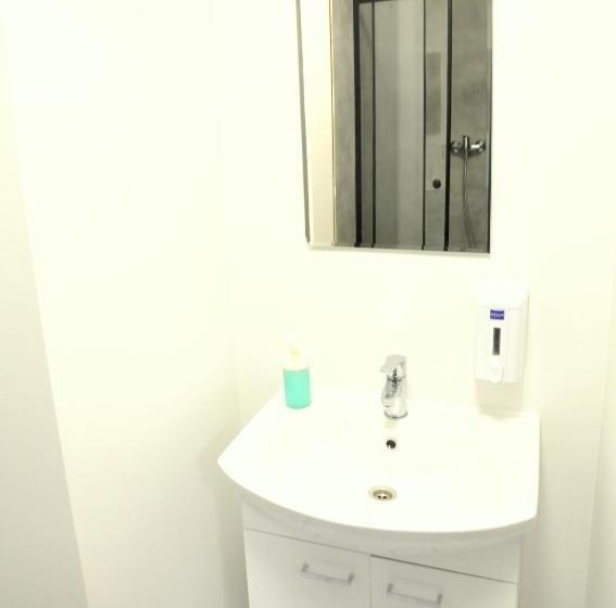 تختخواب و صبحانه Erasmus Rooms Genius