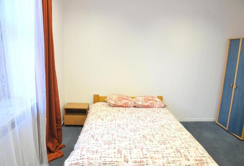 تختخواب و صبحانه Erasmus Rooms Genius