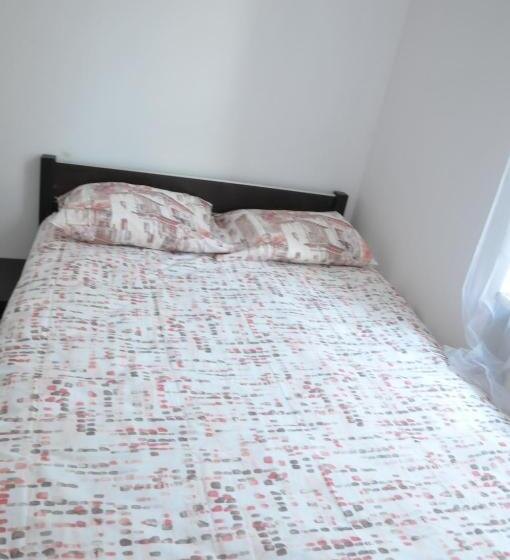 تختخواب و صبحانه Erasmus Rooms Genius