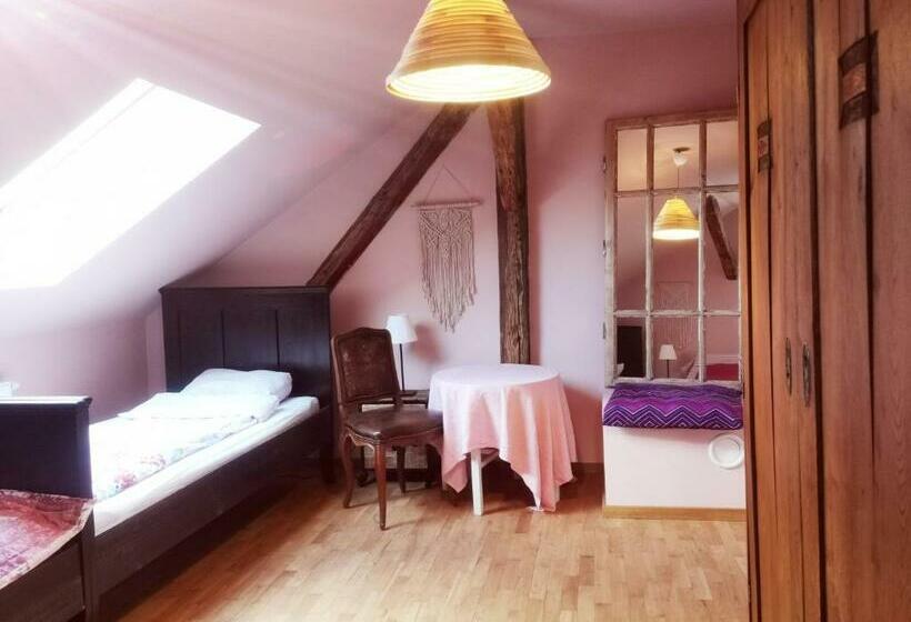 مبيت وإفطار Klimatyczny Dom, Noclegi W Lesie Miejskim