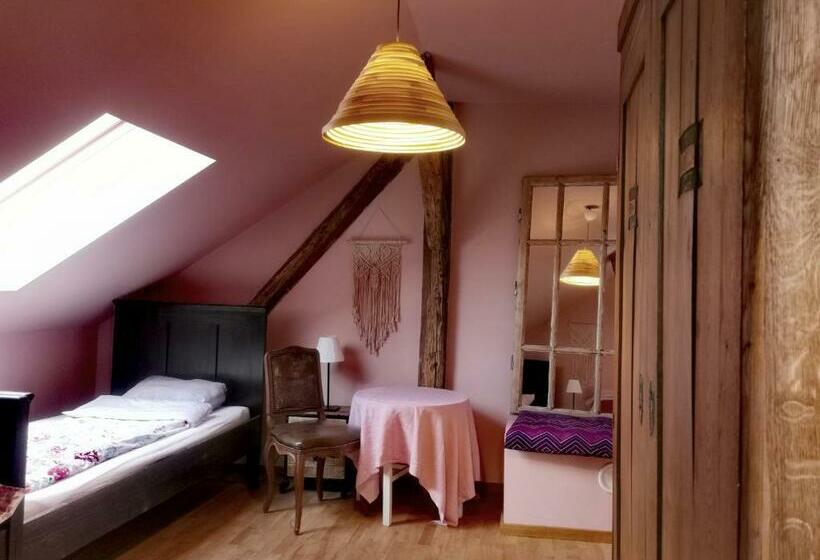 مبيت وإفطار Klimatyczny Dom, Noclegi W Lesie Miejskim