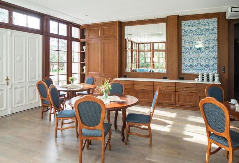 مبيت وإفطار Pałac Godętowo