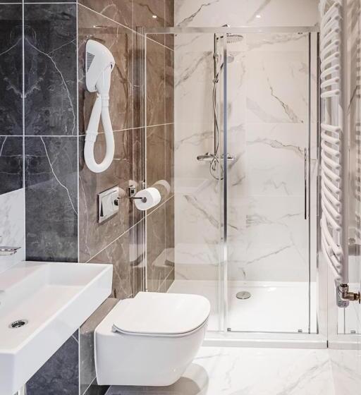 تختخواب و صبحانه Pałac Uniejów