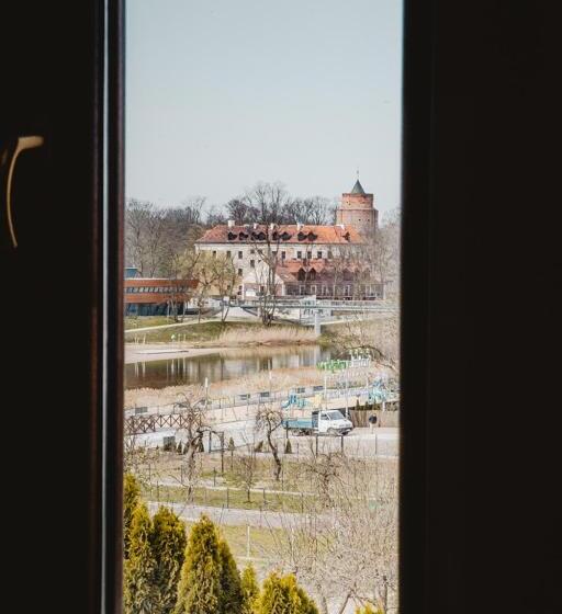 تختخواب و صبحانه Pałac Uniejów