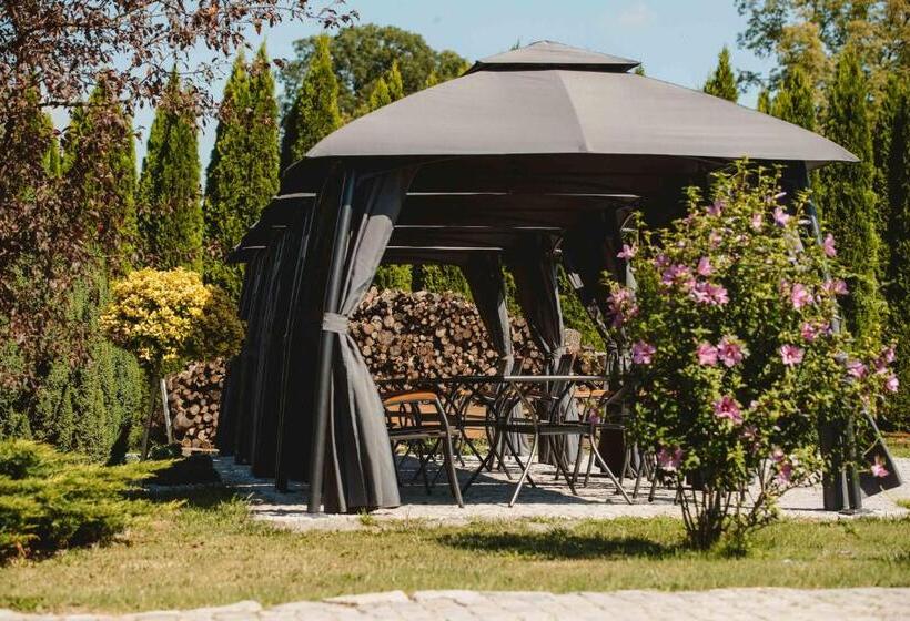 تختخواب و صبحانه Pałac Uniejów