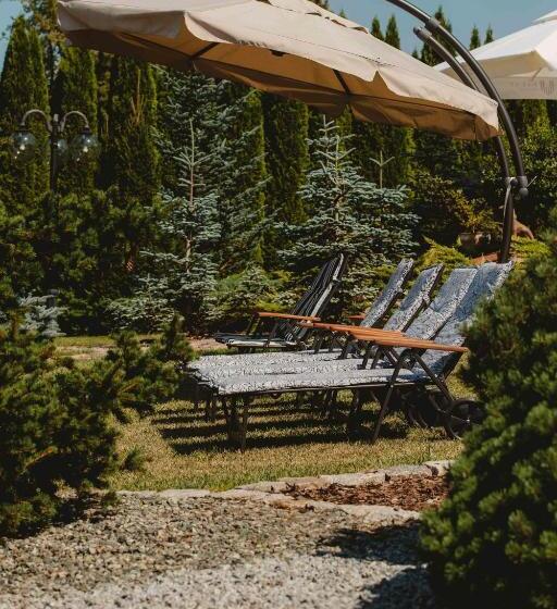 تختخواب و صبحانه Pałac Uniejów