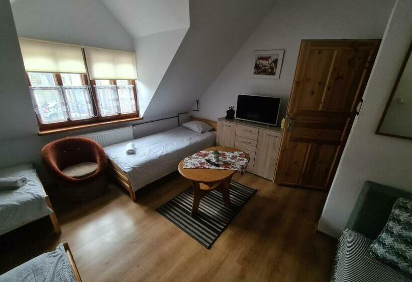 تختخواب و صبحانه Pokoje Dębowa