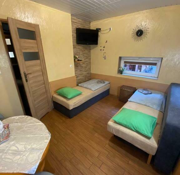 住宿加早餐  Pokoje Pracownicze Gniezno