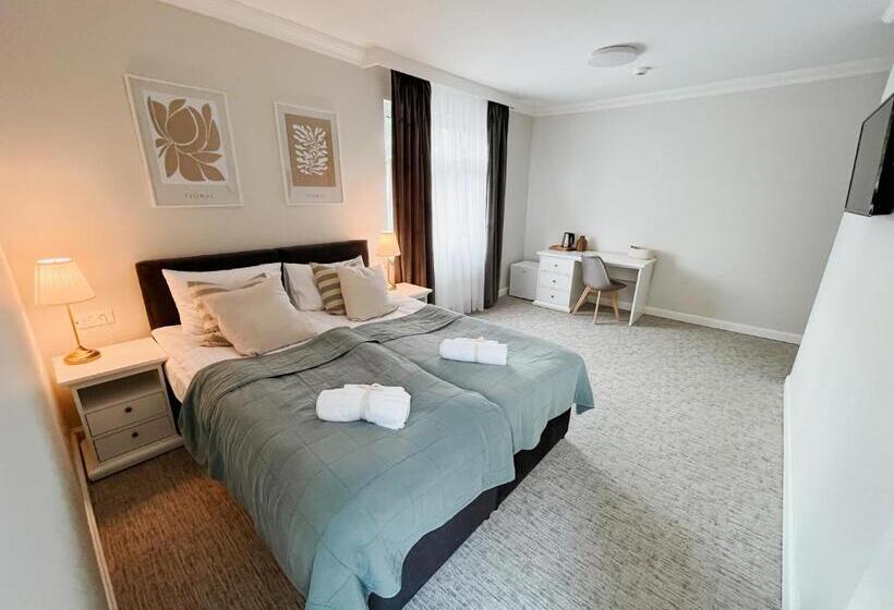 مبيت وإفطار Villa Adele