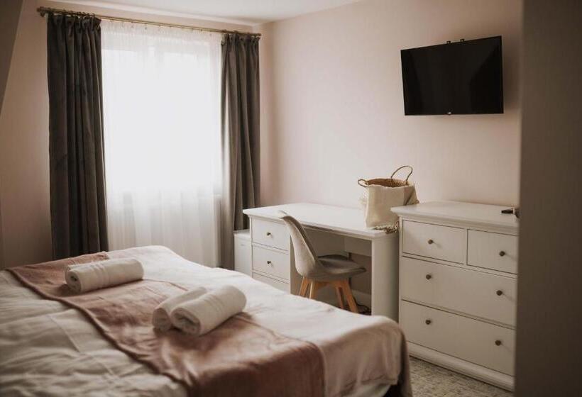 مبيت وإفطار Villa Adele