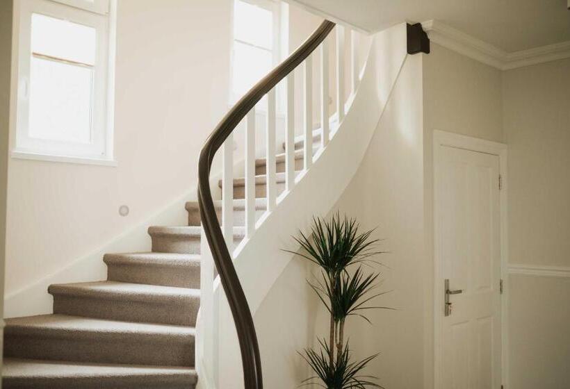 مبيت وإفطار Villa Adele