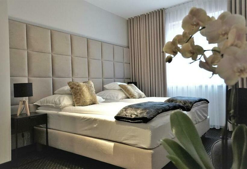 ベッドアンドブレックファースト Włodary Tennis Junior