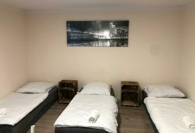 הוסטל Hgs Home Noclegi Pracownicze Parking , łazienki