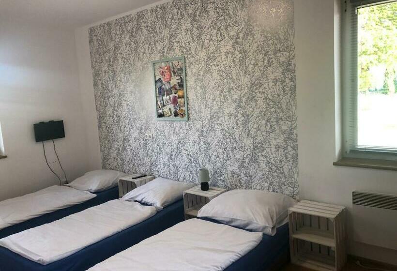 فندق صغير Hgs Home Noclegi Pracownicze Parking , łazienki