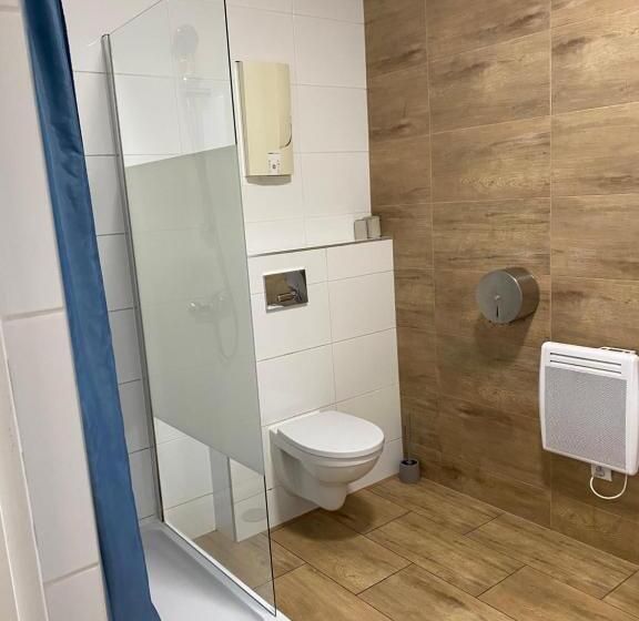 הוסטל Hgs Home Noclegi Pracownicze Parking , łazienki