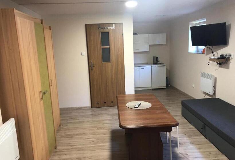 הוסטל Hgs Home Noclegi Pracownicze Parking , łazienki