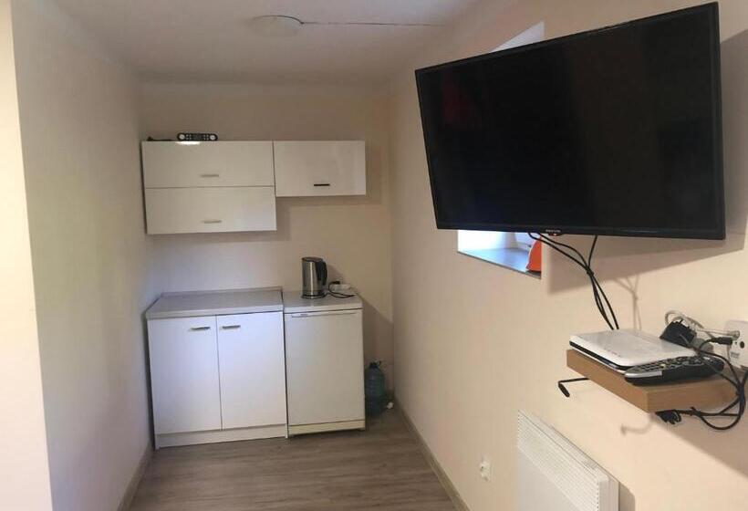 הוסטל Hgs Home Noclegi Pracownicze Parking , łazienki