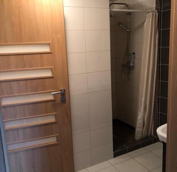 הוסטל Hgs Home Noclegi Pracownicze Parking , łazienki