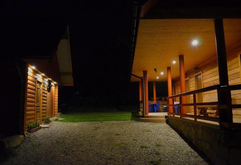 ホテル Agroturystyka Pawlikówka