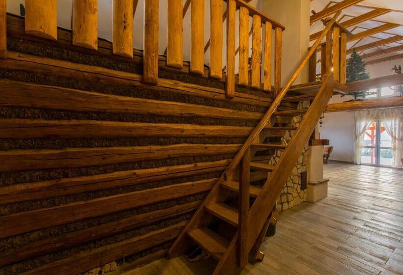 ホテル Agroturystyka Pawlikówka