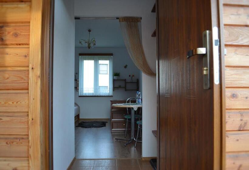 ホテル Agroturystyka Pawlikówka