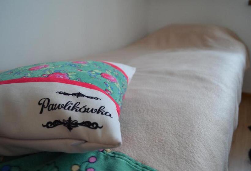 ホテル Agroturystyka Pawlikówka