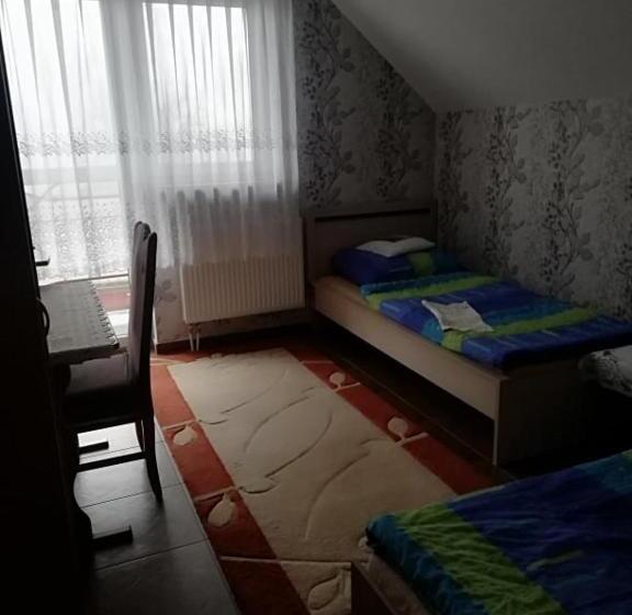 ホテル Agroturystyka Pod Bocianim Gniazdem