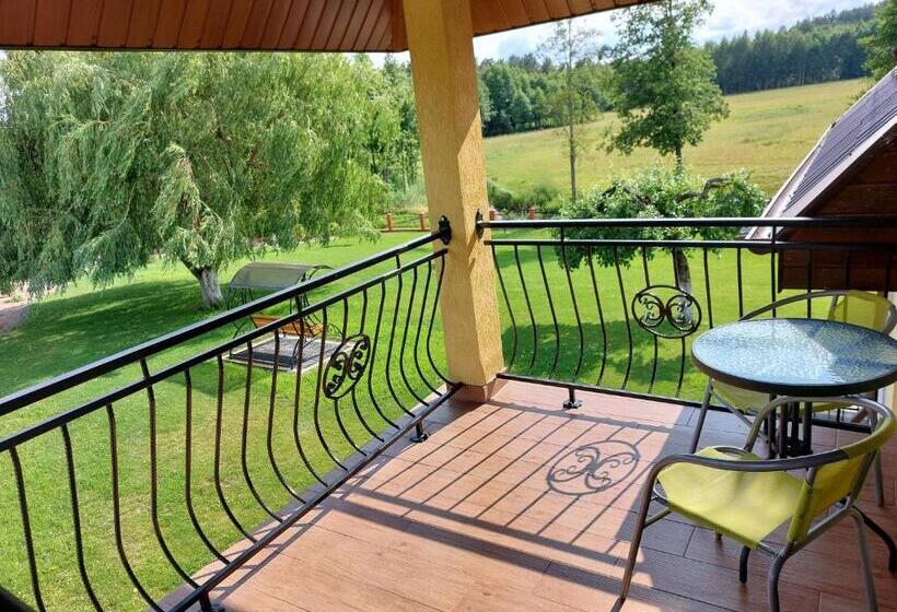 فندق Agroturystyka żubrówka